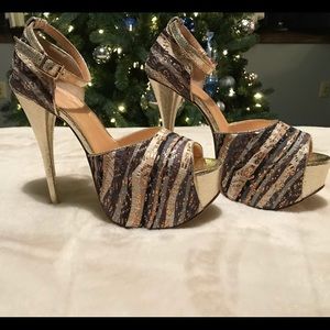 Shoe Dazzle Peeptoe Platform Heels